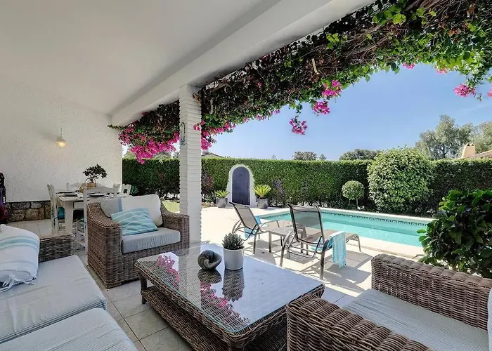 Andalusian Near The With Private Pool And Bbq Σπίτι διακοπών