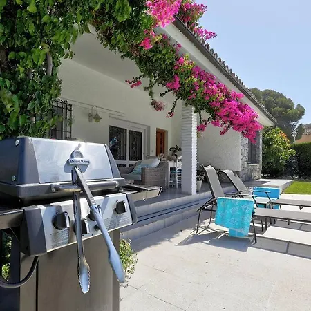 Andalusian Near The With Private Pool And Bbq אסטפונה